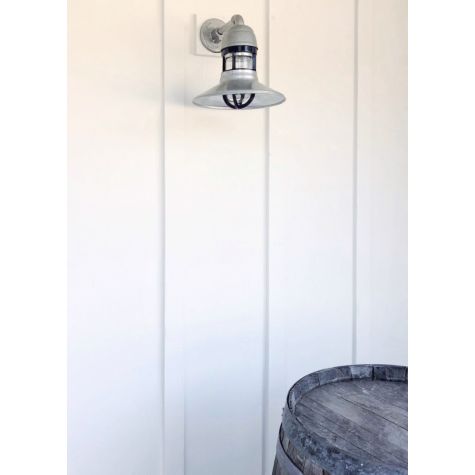 12” Wallaby, 975-Galvanized, With Cap, RIB-Ribbed Glass, 705-Navy Guard, G3 Gooseneck Arm in 975-Galvanized | Photo Courtesy of Homeowner