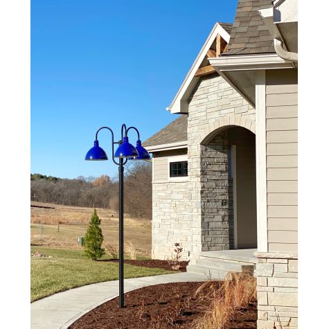 16" Wilcox LED, 750-Porcelain Cobalt Blue, Triple Post Mount in 100-Black, 10’ Fluted Direct Burial Pole in 100-Black, TGG-Heavy Duty Cast Guard in 750-Cobalt Blue, Ribbed Glass, 3000K Color Temperature | Photo Courtesy of Rick Christensen