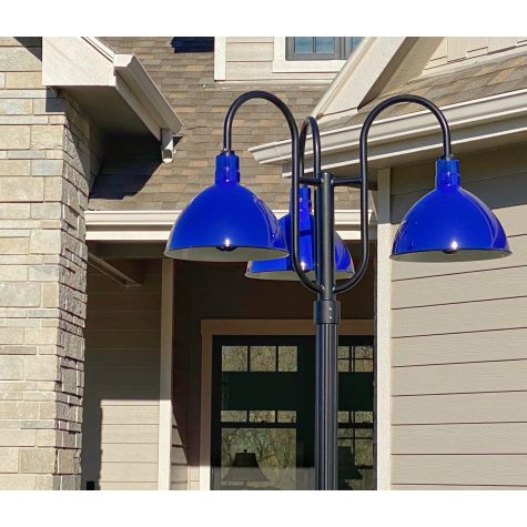 16" Wilcox LED, 750-Porcelain Cobalt Blue, Triple Post Mount in 100-Black, 10’ Fluted Direct Burial Pole in 100-Black, TGG-Heavy Duty Cast Guard in 750-Cobalt Blue, Ribbed Glass, 3000K Color Temperature | Photo Courtesy of Rick Christensen